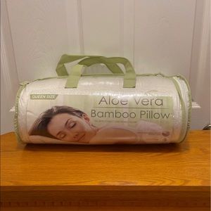 Aloe Vera Bamboo Queen size Pillow. Brand New!